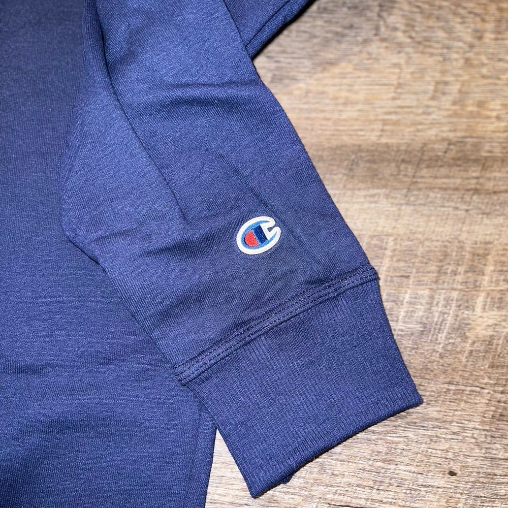 Champion Sweatshirt - NEW - Picture 3 of 4